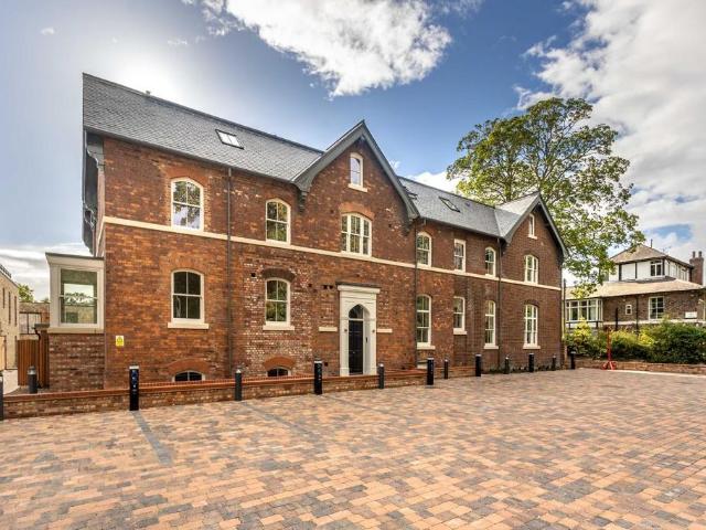 Flat for sale in High Field, York