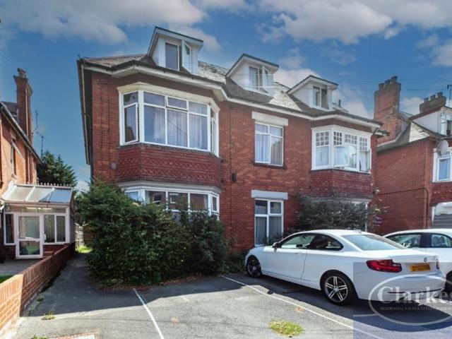 Flat for sale in Boscombe, Bournemouth