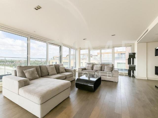 Flat for sale in Greater London