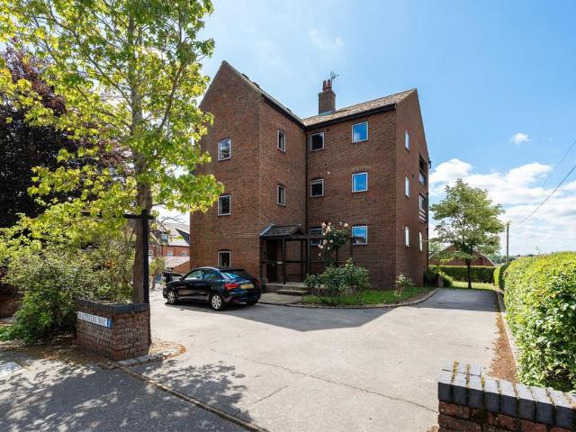 Flat for sale in Eastbridge, Suffolk