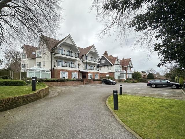 Flat for sale in Upper Walmer, Ash