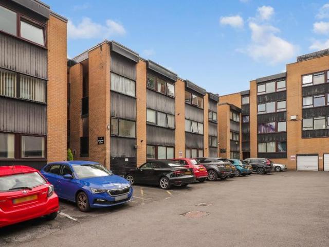 Flat for sale in Ranmoor, South Yorkshire