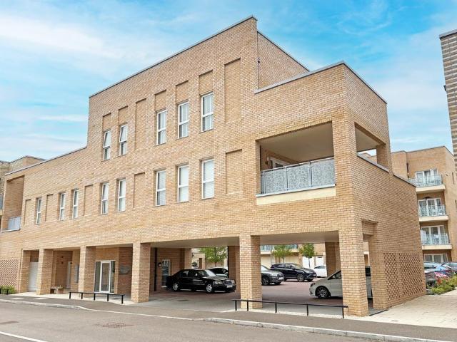 Flat for sale in Arbury, Cambridgeshire