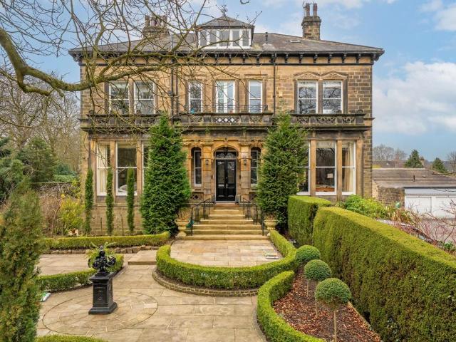 Flat for sale in Harlow, Harrogate