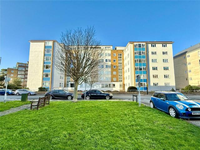 Flat for sale in Eastbourne, East Sussex