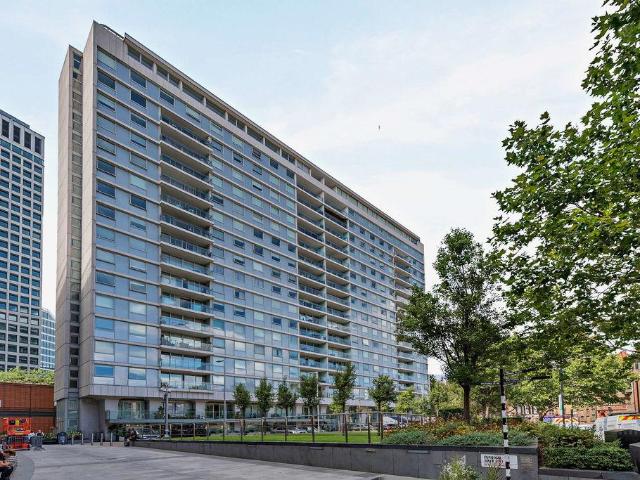 Flat for sale in Victoria, Greater London