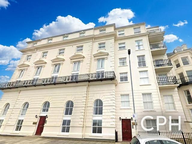 Flat for sale in South Cliff, Kepwick