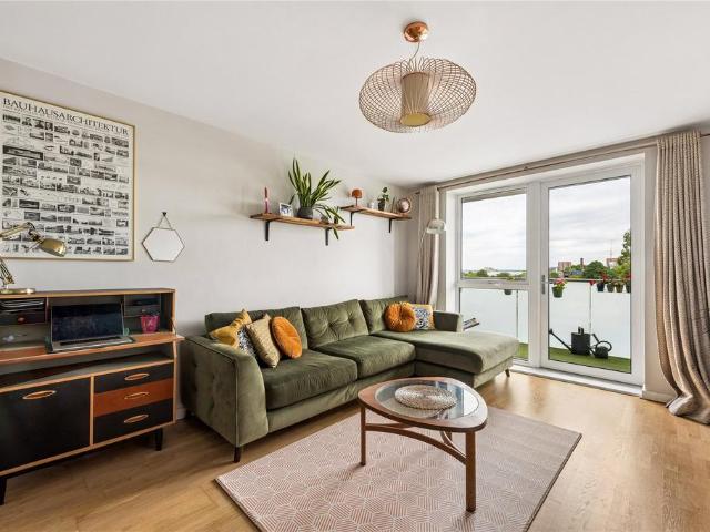 Flat for sale in Greater London