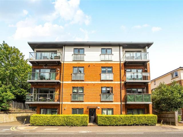 Flat for sale in Batchworth