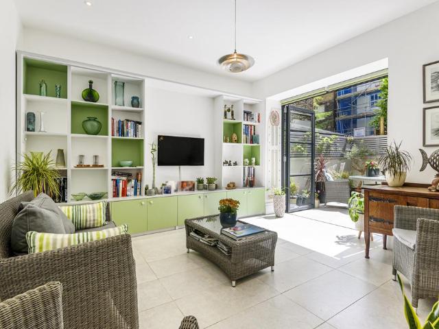 Flat for sale in St. John's Wood, Greater London