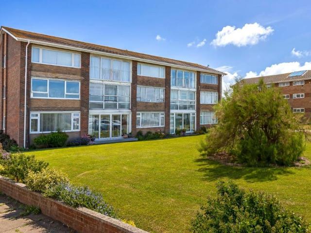 Flat for sale in Fishersgate, West Sussex