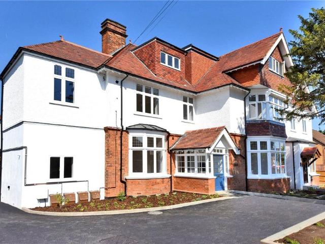 Flat for sale in Greater London