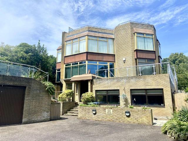 Flat for sale in Fareham, Hampshire