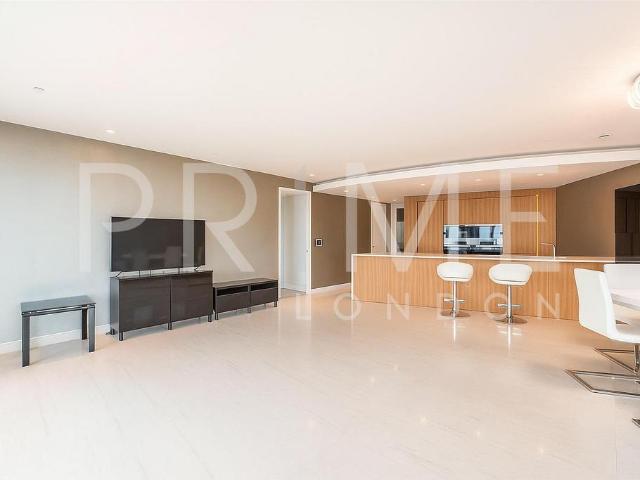 Flat for sale in Nine Elms, Greater London