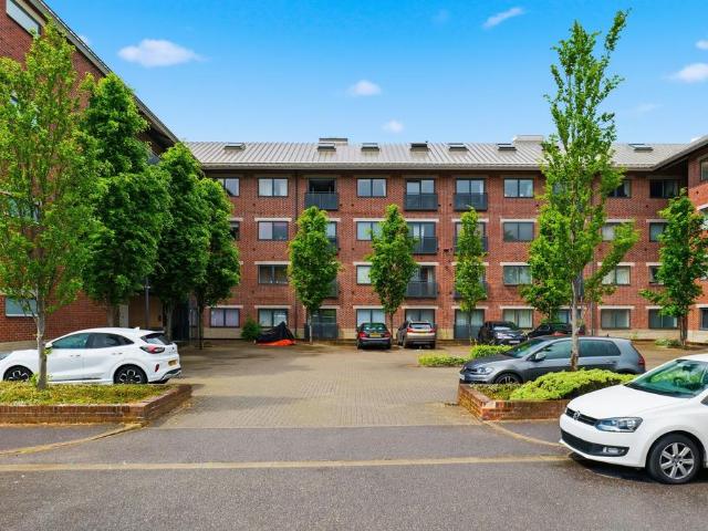 Flat for sale in Loundsley Green, East Midlands