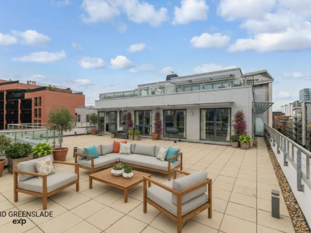Flat for sale in Bromley-by-Bow, Poplar Grove