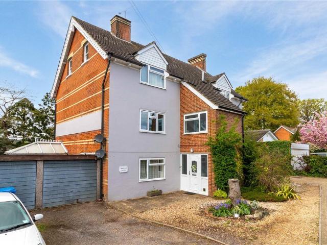 Flat for sale in Cargate, Aldershot
