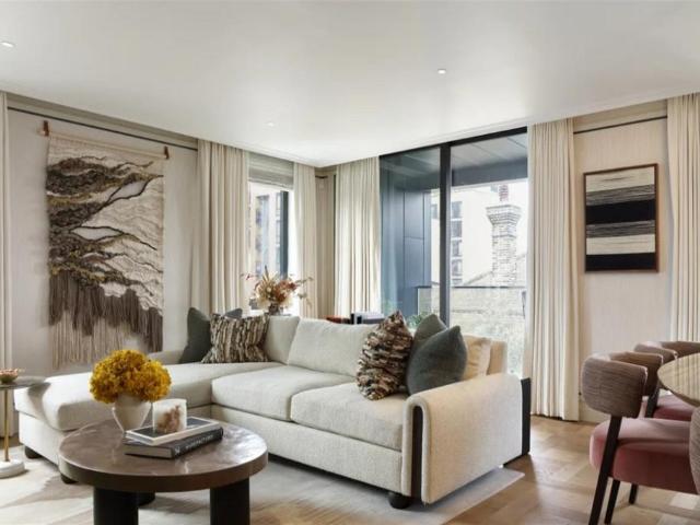 Flat for sale in Wandsworth, Greater London
