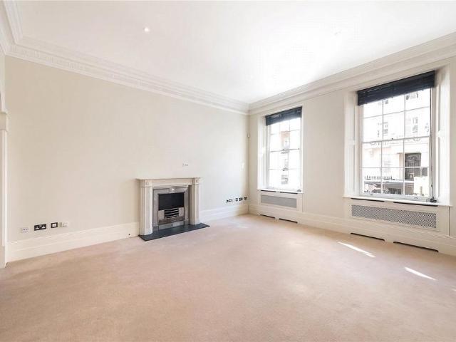 Flat for sale in City of Westminster, Greater London