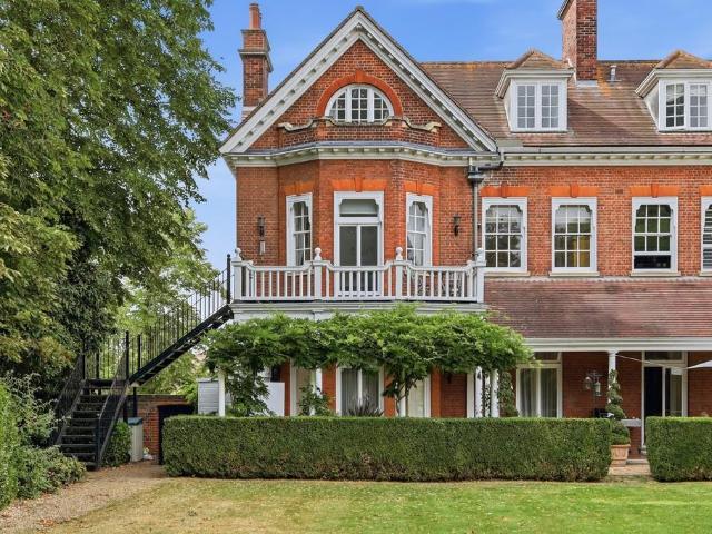 Flat for sale in Chedburgh, Suffolk