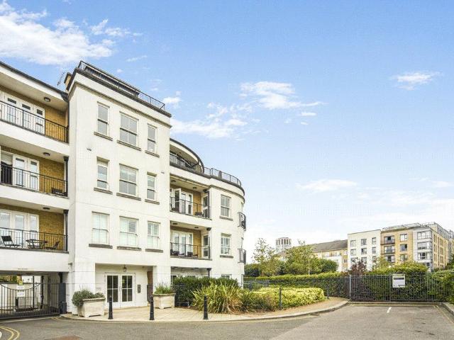 Flat for sale in Sands End, Greater London