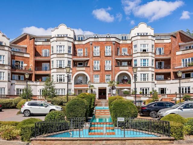 Flat for sale in Sunninghill and Ascot, Ascot
