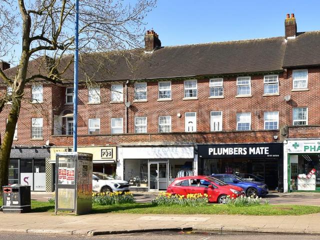 Flat for sale in Potters Bar, Isle Of Man
