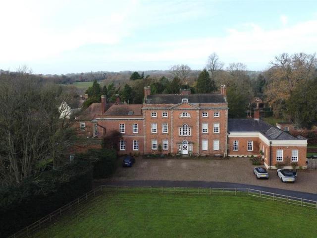 Flat for sale in Wolverley, Rushock
