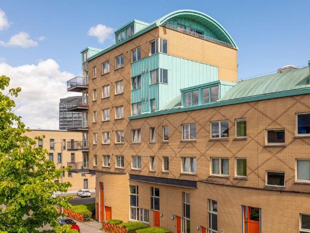 Flat for sale in Hutchesontown, Gorbals