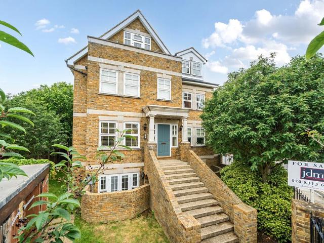 Flat for sale in Greater London