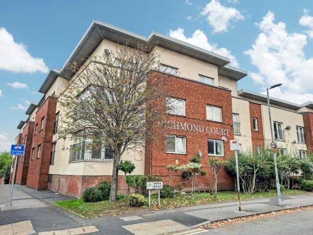 Flat for sale in Blackfriars, Salford