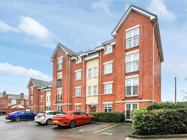 Flat for sale in Hammond Street