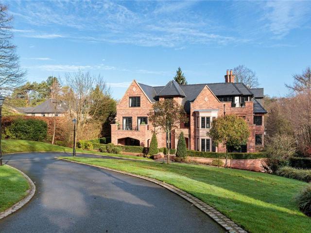 Flat for sale in Prestbury
