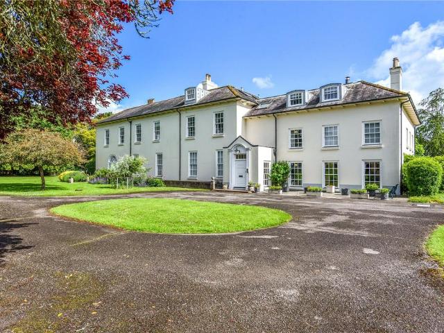 Flat for sale in Littlecote, West Sussex