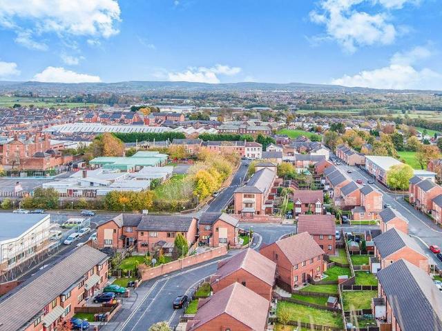 Flat for sale in Avenham, Higher Bartle