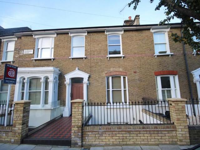 Flat for sale in Finsbury Park, Greater London