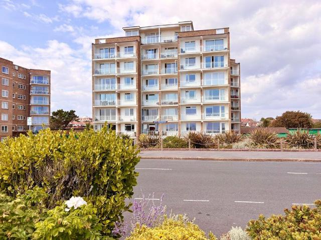 Flat for sale in Central, Heathlands