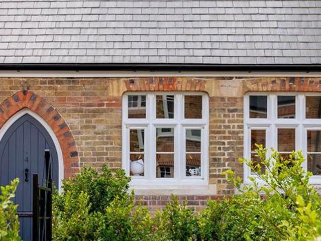 Flat for sale in Cockfosters, Isle Of Man