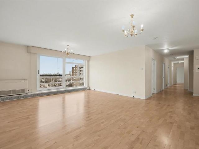 Flat for sale in Belsize Park, Greater London
