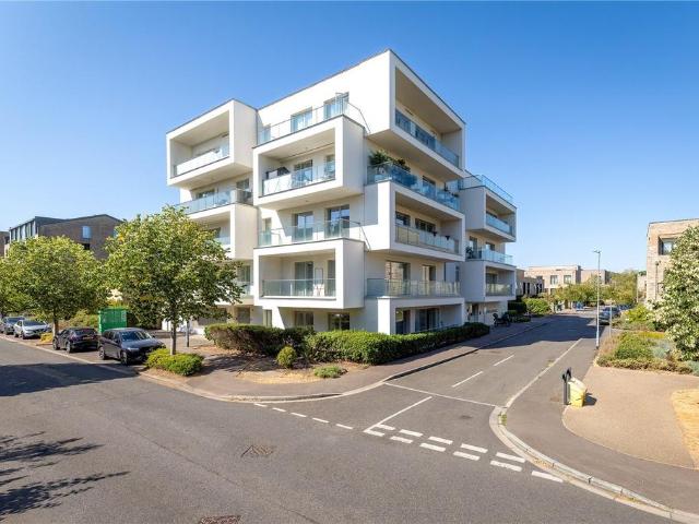 Flat for sale in Arbury, Cambridgeshire