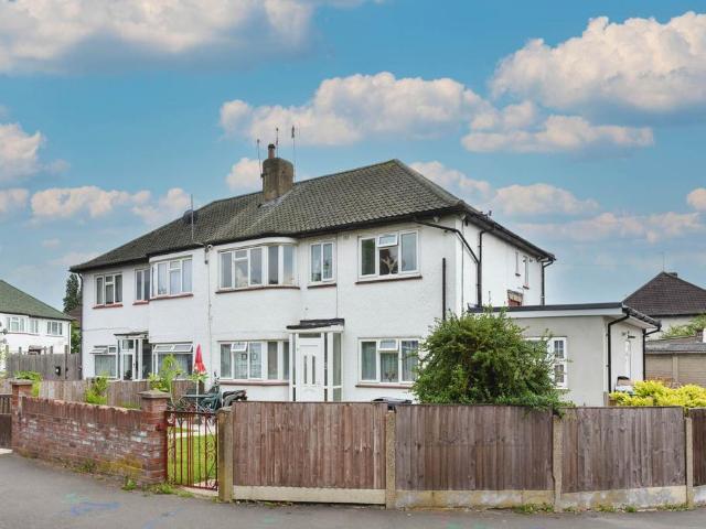 Flat for sale in London Borough of Hounslow, Spring Grove