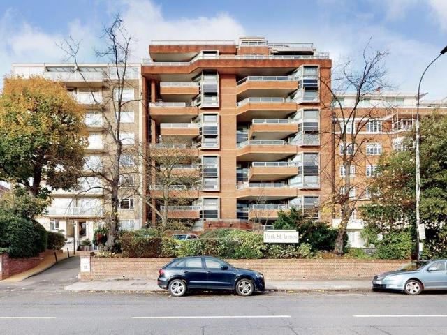 Flat for sale in St. John's Wood, Greater London
