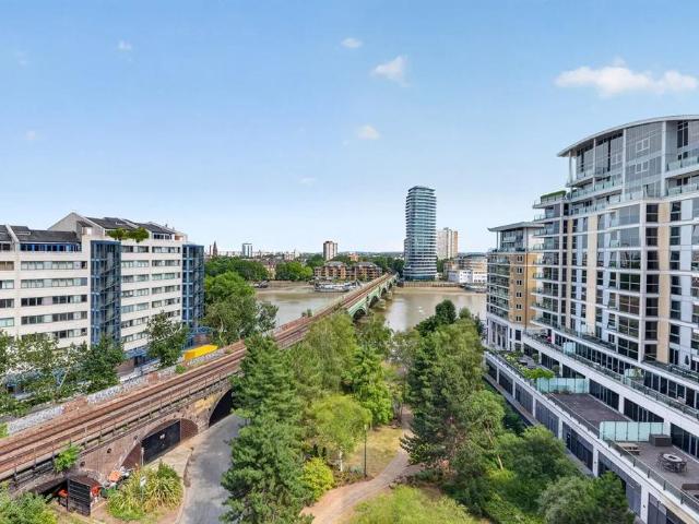 Flat for sale in Fulham, Sands End