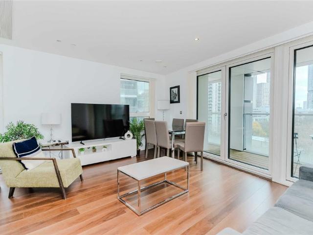 Flat for sale in Isle Of Dogs, Greater London