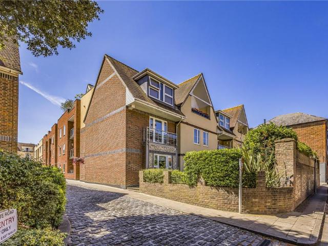 Flat for sale in Chichester, Littlecote