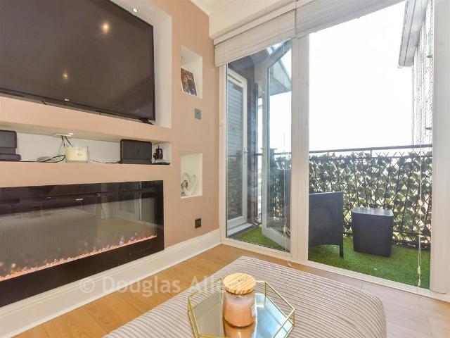 Flat for sale in Wickford