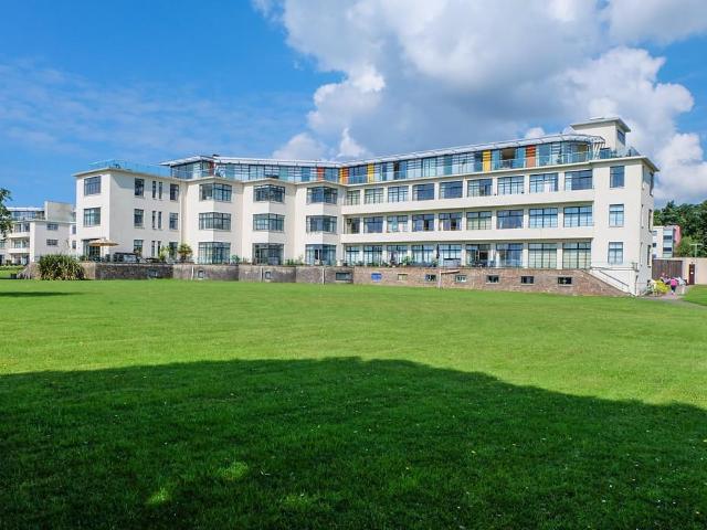 Flat for sale in Barry, Wales
