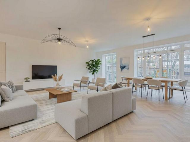 Flat for sale in Alton Barnes, Essex