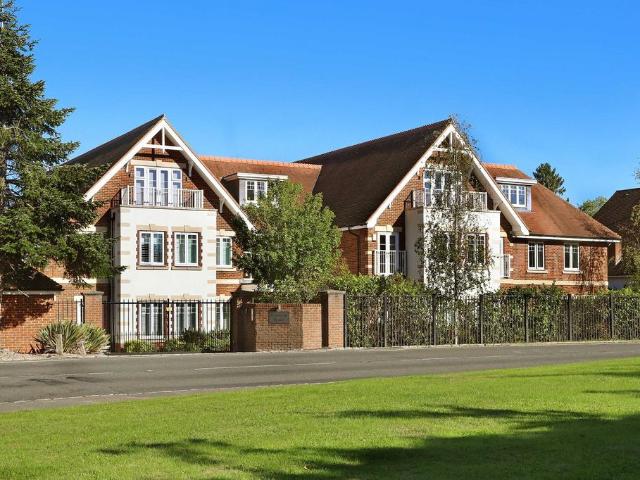 Flat for sale in Beaconsfield and Chepping Wye Community Board, Knotty Green