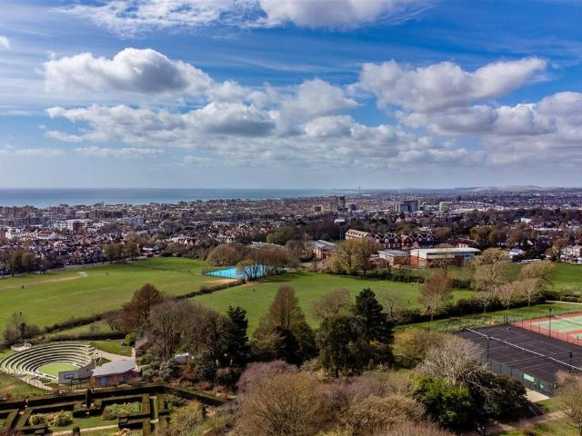 Flat for sale in Brunswick